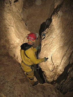 Thomas Bayn beim Abseilen