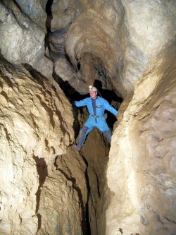 Höhle ohne Namen (Stein am Wasser) (Foto: T. Schneider)