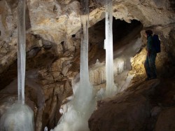 Eisfomationen in der Eingangshalle